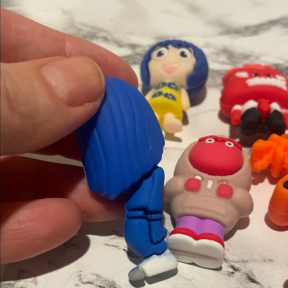Disney Colorful Character Keychain Set 9 - Picture 3 of 4